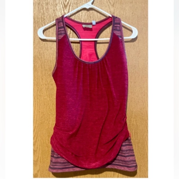 Athleta Tops - NWOT RARE ATLETA RAZOR BACK TWOFER SPORTS TOP WITH UNIQUE DESIGN!